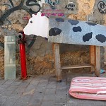 La vache qui rit  à NeveTsedek. פרה בנווה צדק